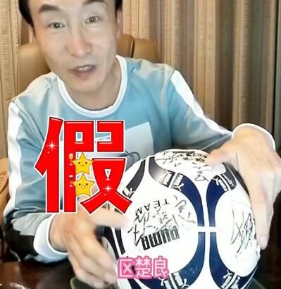 主演张诚在刚接到这部短片，看完剧本后，第一感觉就是时间慢点再慢点，好像就是这部戏的初衷，对于近半个世纪理发馆的一个变化，正好也是中国改革开放巨变的一个缩影，后来慢慢的觉得是在领略剧中角色人生风采，做好当下的自己的一种警示，心胸都开阔很多